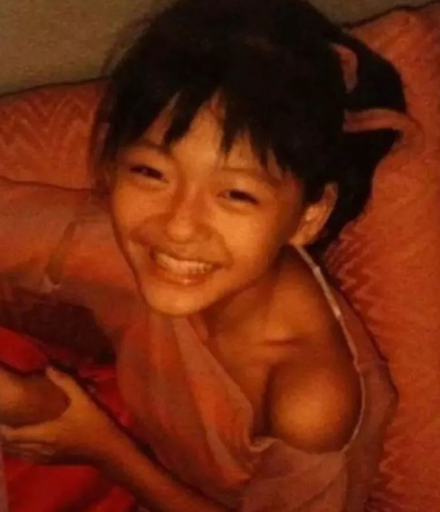 瘦到病态，动脸成瘾，切胃、剪肠齐上阵，内娱的畸形审美真可怕