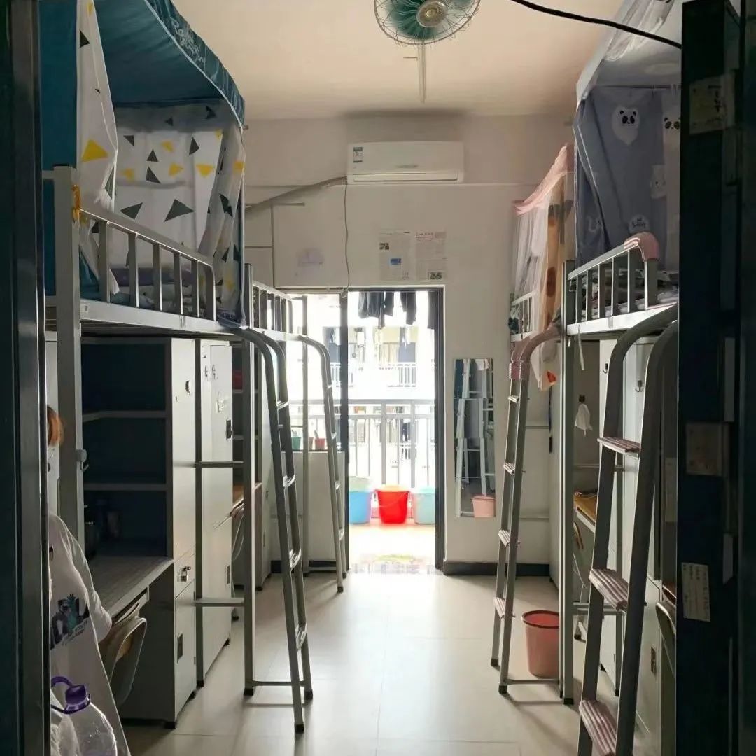 附上!宿舍布局图!02机场路校区(上下铺)附上!布局图!