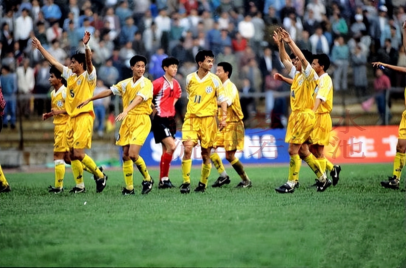 孙继海英超首秀表现惊艳(27年前大连万达PK四川全兴，孙继海首秀，当时球员你能认出几个？)