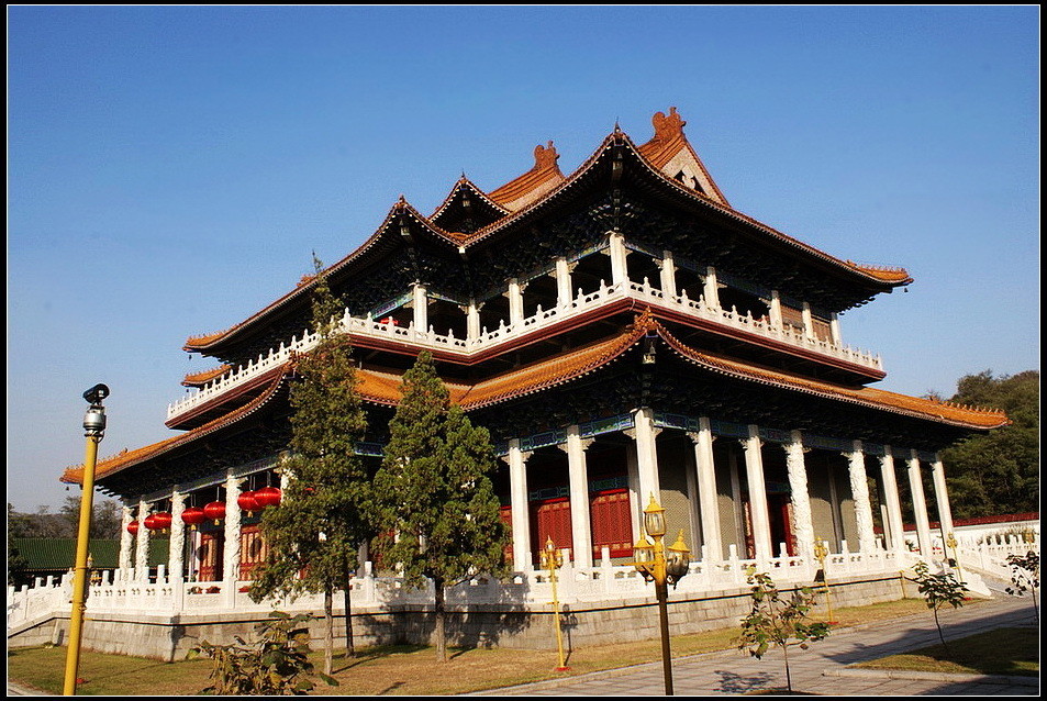 鞍山旅游景点(鞍山值得去的景区,色彩斑斓集七色为一体,游客络绎不绝)