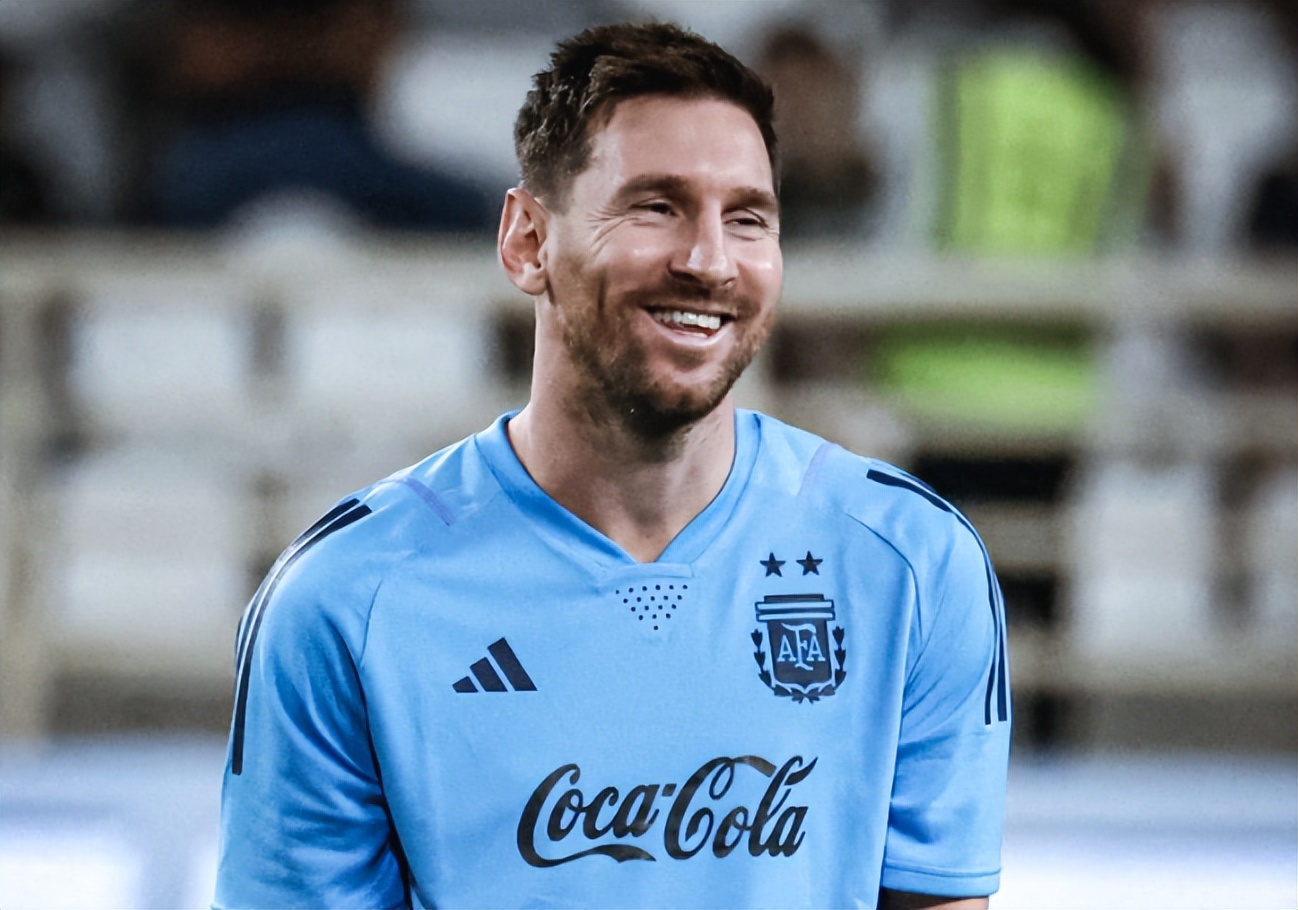 阿根廷赛程(CCTV5直播！阿根廷迎世界杯首战，底线3-0，梅西出场=历史第一人)