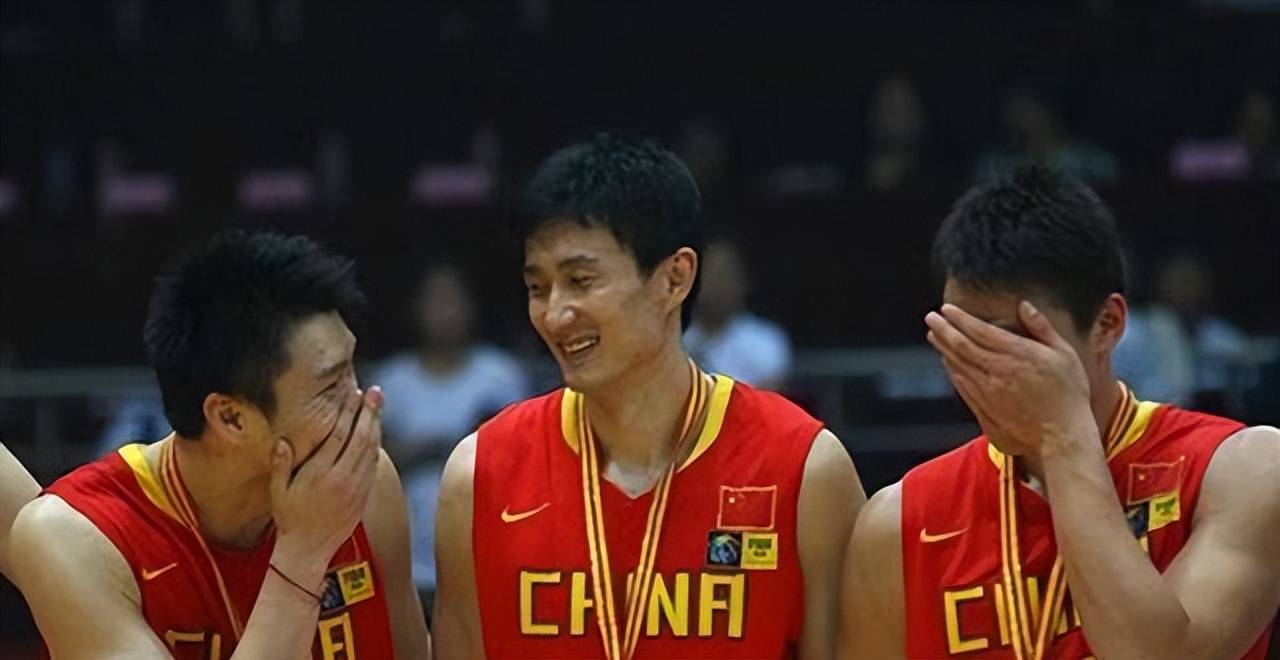 中国nba的人有哪些人(第一批中国篮球名人堂10人名单，偷笑门主角能进名人堂吗？)