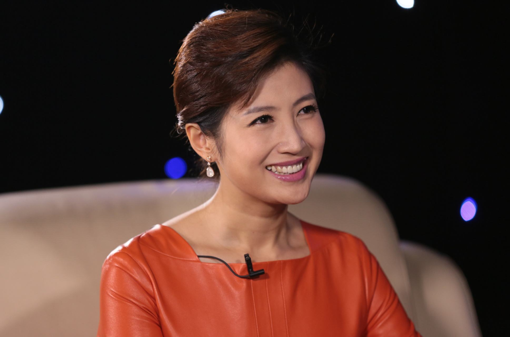 主持人春妮:坚持丁克17年后,因婆婆一举动,41岁当了妈妈