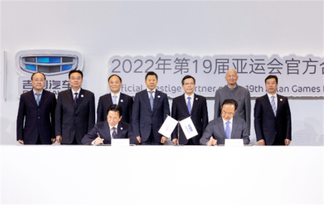 吉利李书福蛇吞象，8年27亿美元收购沃尔沃，背后是一个局中局