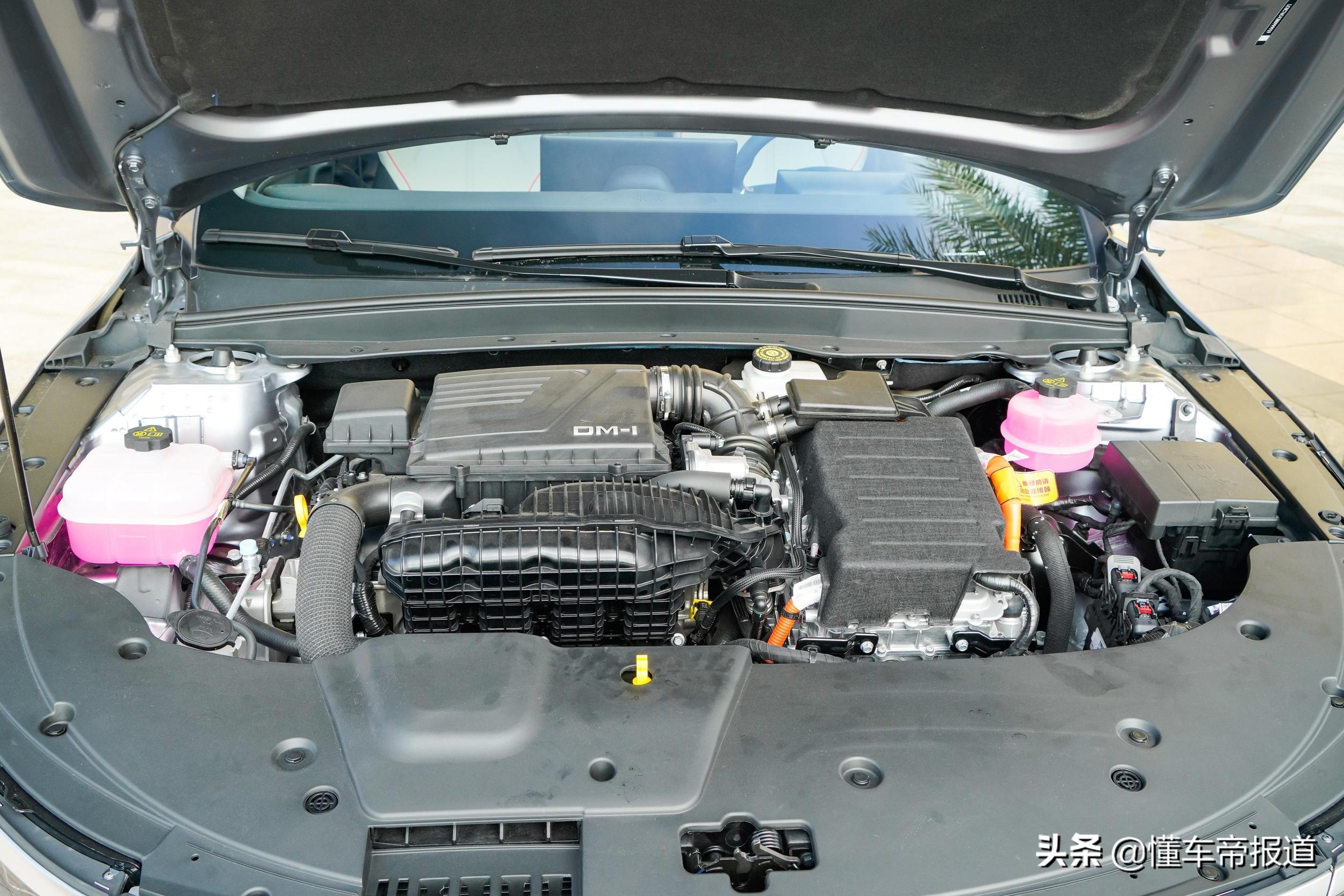 新车|“军舰”系列登场，比亚迪驱逐舰05正式上市，售11.98万元起
