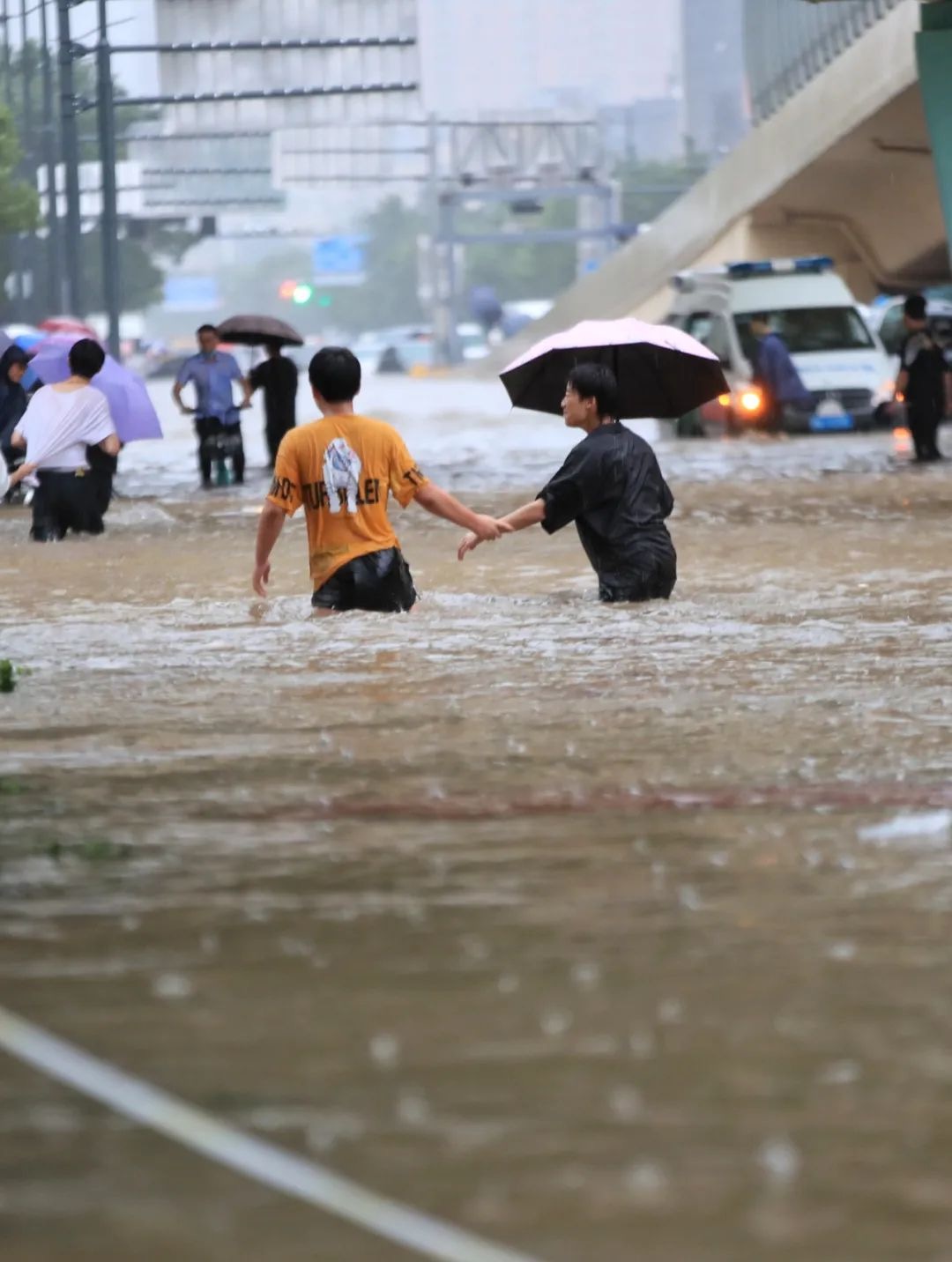 震撼！100张照片带你回顾2021，疫情第二年，这些事永远难忘...…