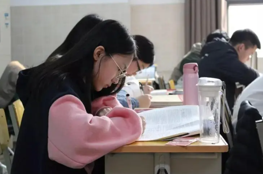 上大学应该选省内还是选省外？两者之间的差距，可不是一星半点