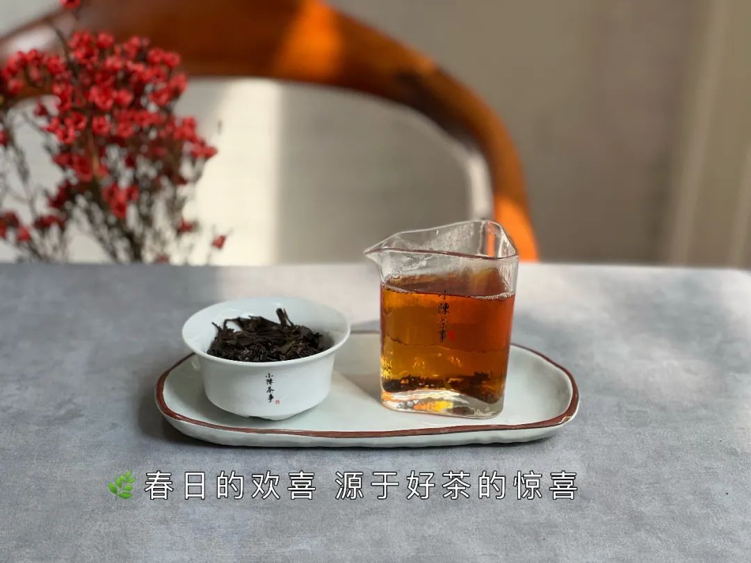 既然大紅袍、鐵觀音都是烏龍茶，那么烏龍茶到底是紅茶還是綠茶？