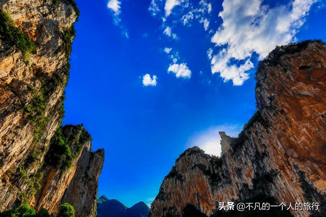它是中国唯一凉都，空调都是摆设，超过30度有警报