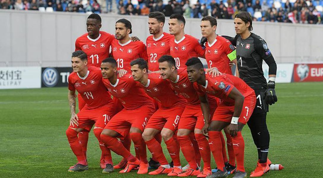 瑞士世界杯后防线(军刀出鞘:瑞士足球历史最佳阵容,归化助力崛起)