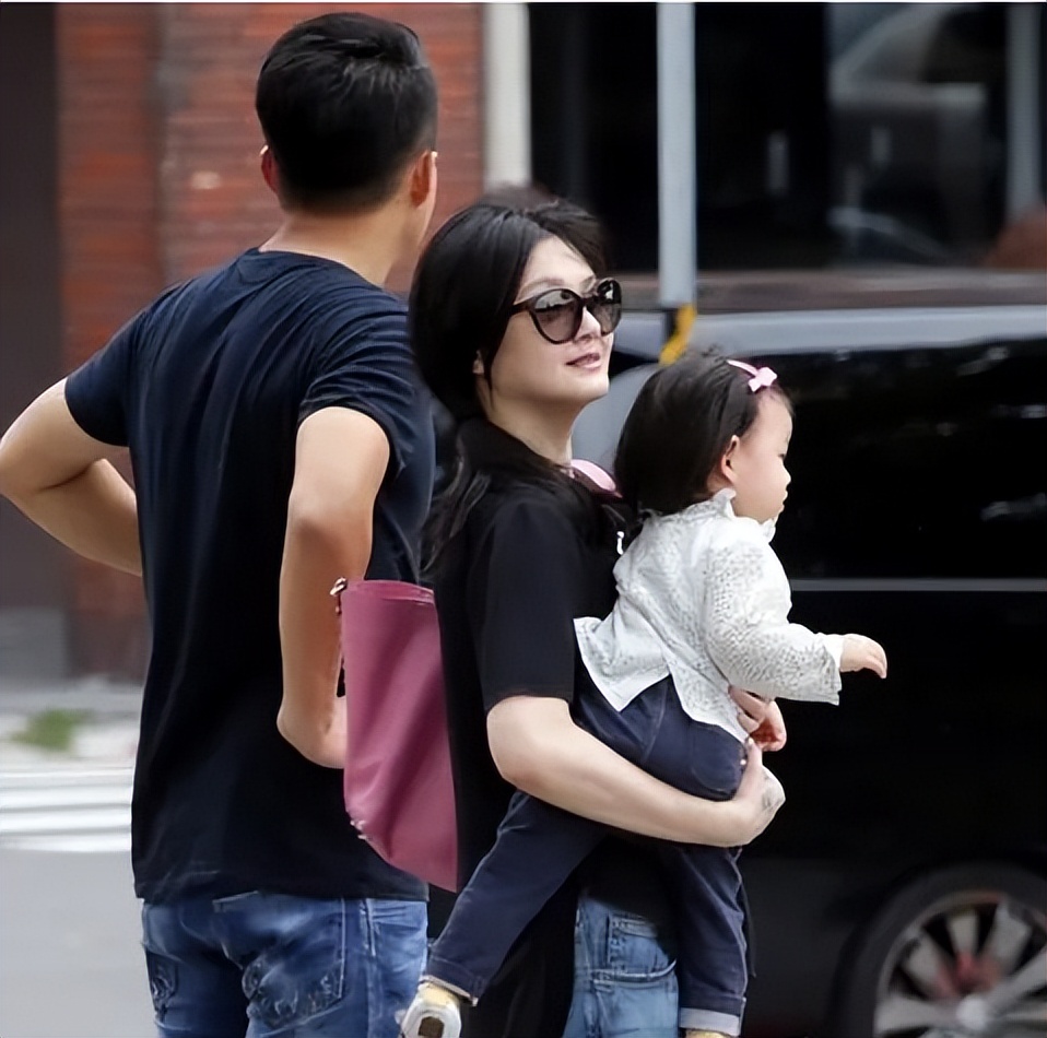 大S，依旧是美美的“美容大王”