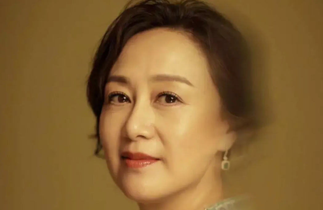 演员吴玉芳，嫁“乒乓王子”江嘉良恩爱34年，2个女儿貌美如花