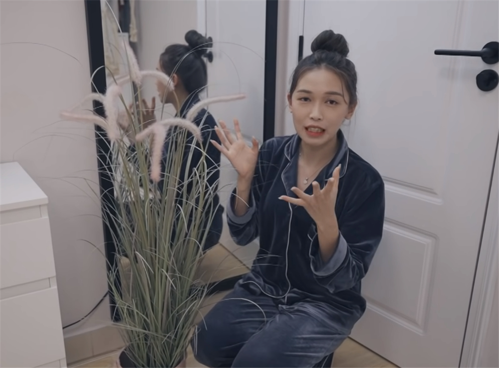 90后女生改造9㎡卧室：将逼仄空间化腐朽为神奇，半平米都不浪费