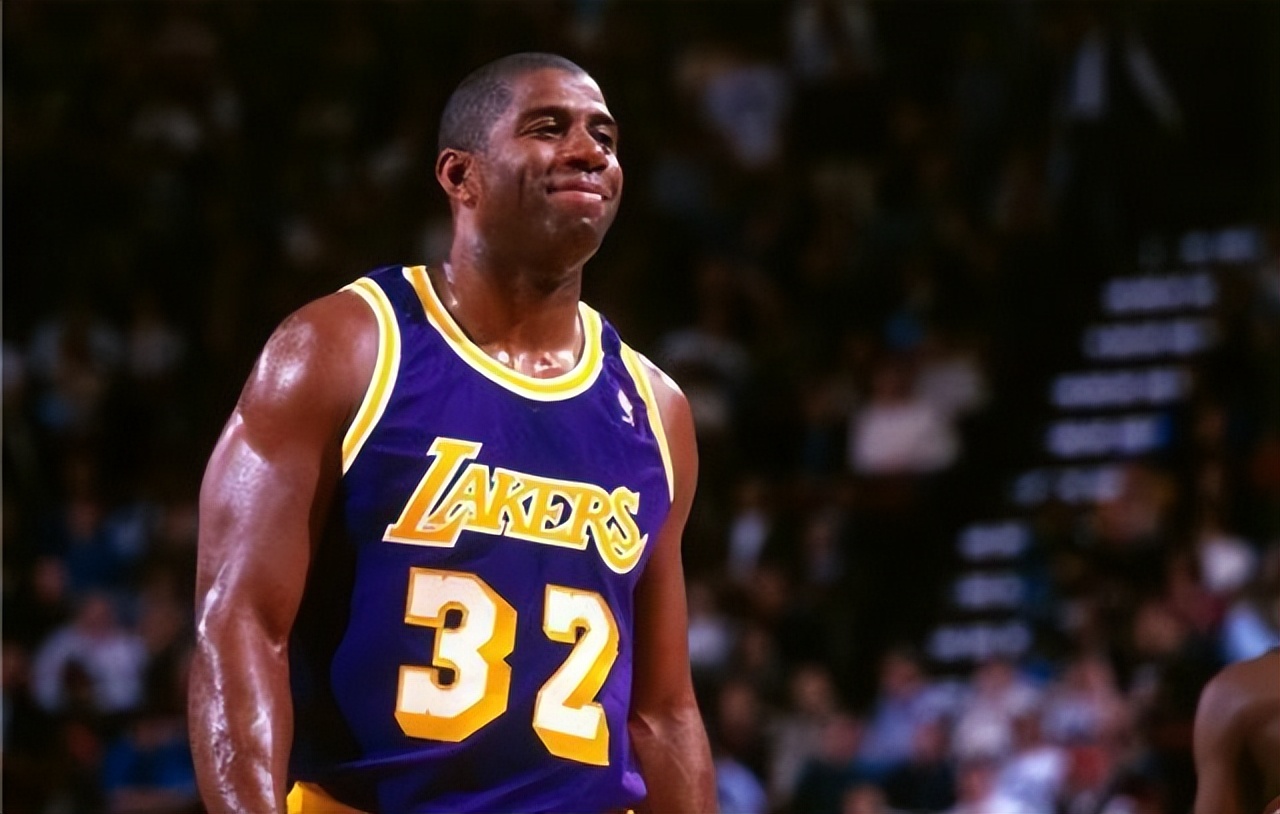 NBA历史前十巨星生涯首秀表现如何？詹姆斯全能，张伯伦首秀43+28