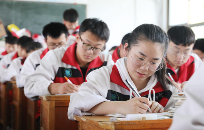 “太真实”，考研和高考哪个难度大？过来人的答案引发热议