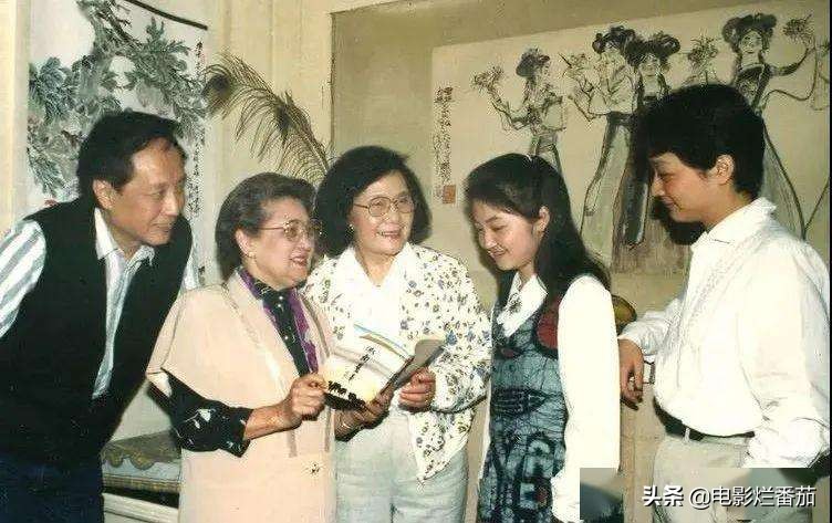 红极一时的童星，纷纷找出路，有的当上CEO，有的沦落街头摆地摊