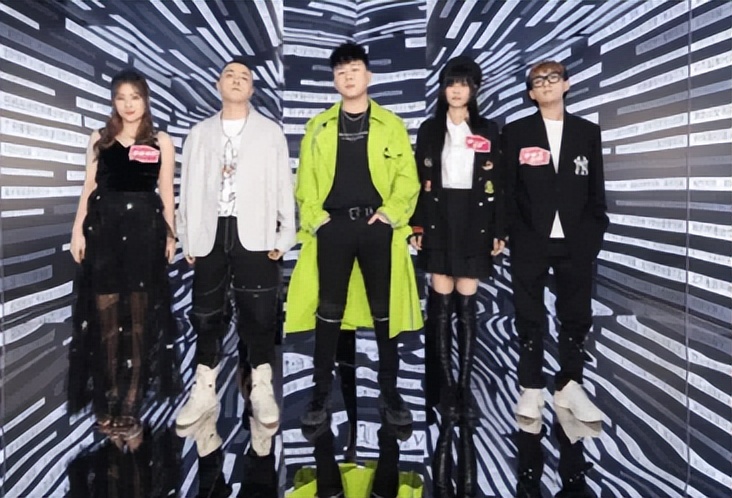 明明有1米8的大高个，但看起来很“矮”的12位男星，个个让人意外