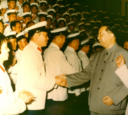 1976年，华国锋担任军委主席，还有5位军委副主席都有谁？