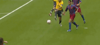 2006世界杯决赛cctv（回顾2006年欧冠决赛：巴萨2-1取胜兵工厂，再度君临欧陆之巅）