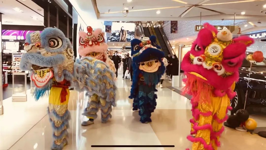 港式浪漫、硬核福利、现场求婚…快来pick你心目中最IN虎年现场