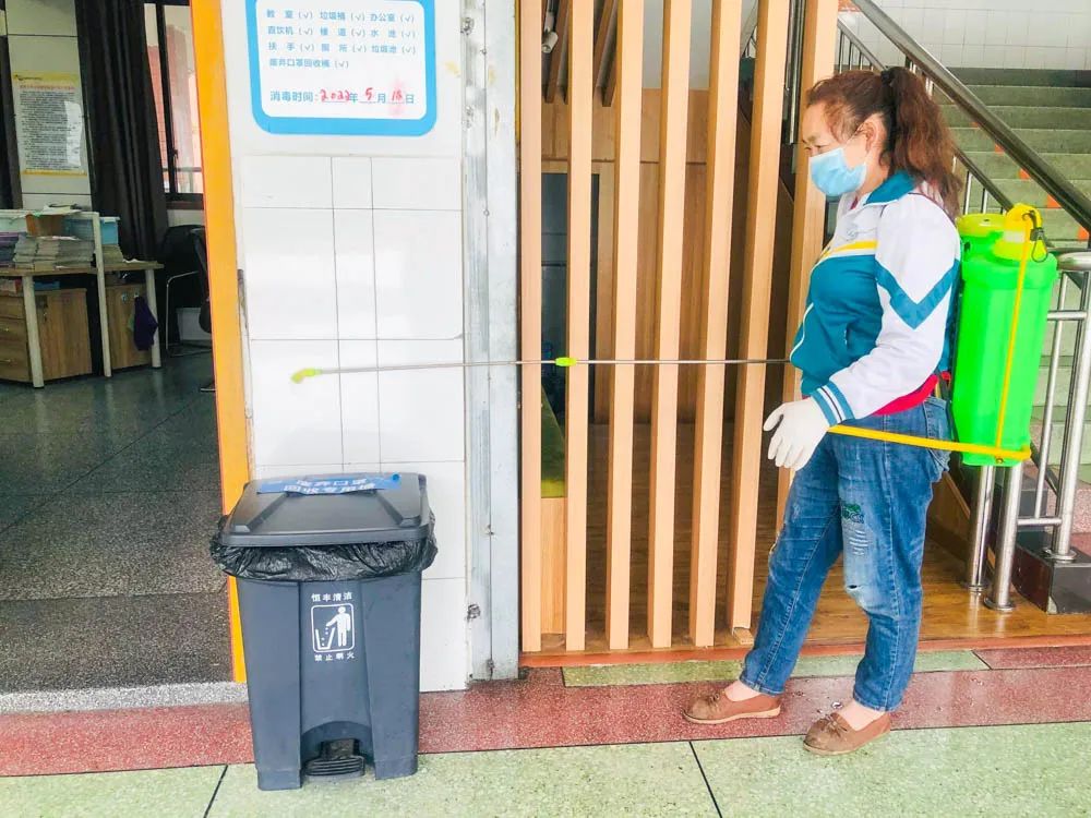 垃圾分类“罩”样精彩｜金桥小学加强对师生进行垃圾分类宣传教育