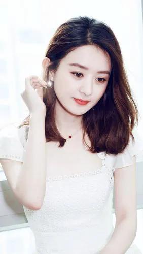 女星赵丽颖—巧笑嫣然，淡妆点缀，瓷肌红唇，漂亮的不像话
