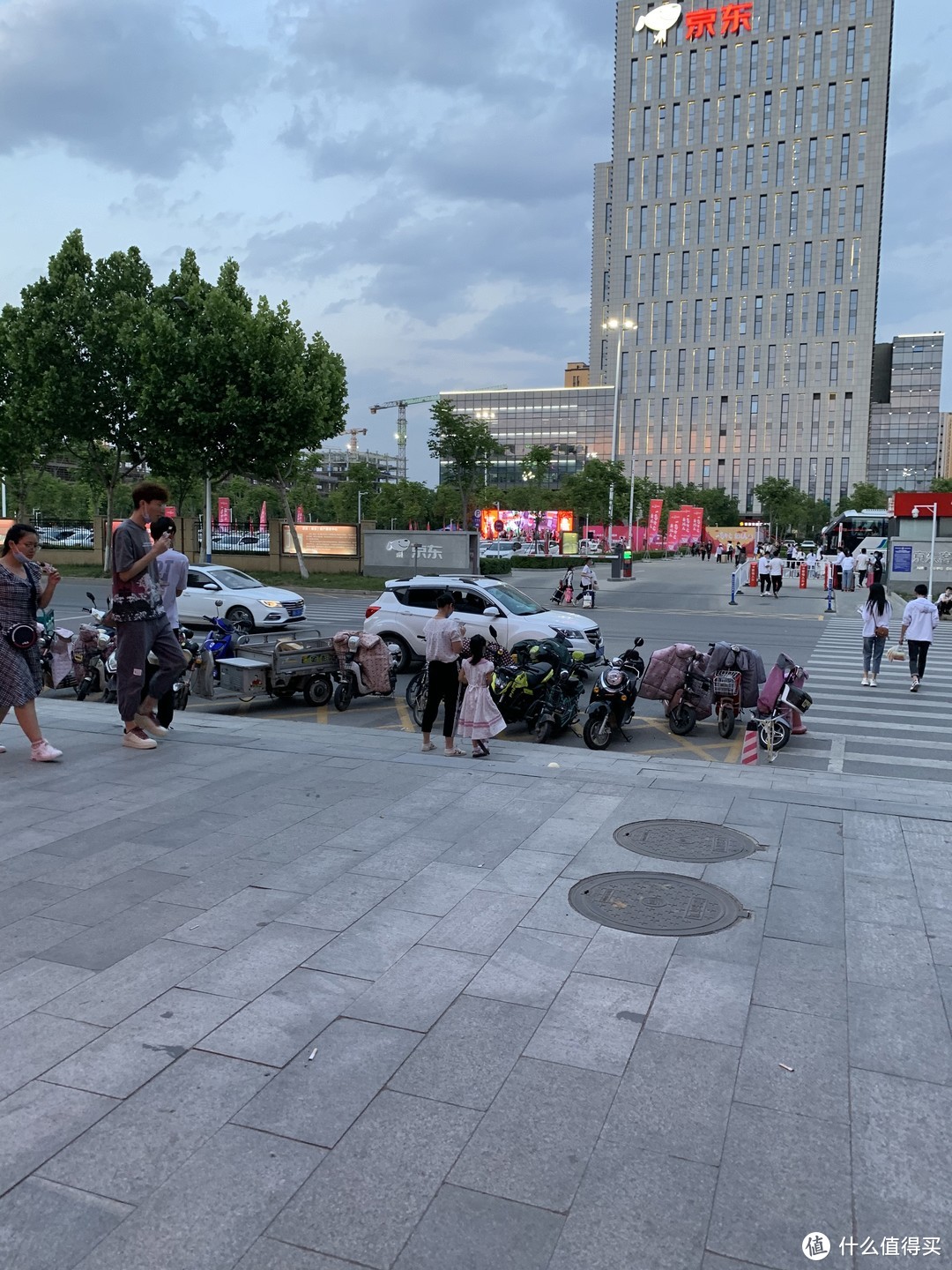 京东客服电话24小时人工服务(在京东：京东员工的趣事和京东购物小技巧)