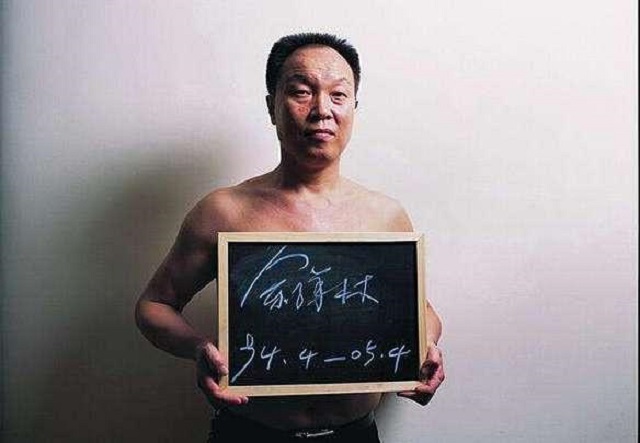 男子因杀妻被判15年，11年后“亡妻”突然回家，已和他人结婚生子