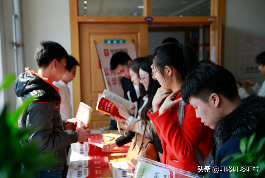 公务员“辞职信”曝光，铁饭碗也不吃香了？网友：活得太明白