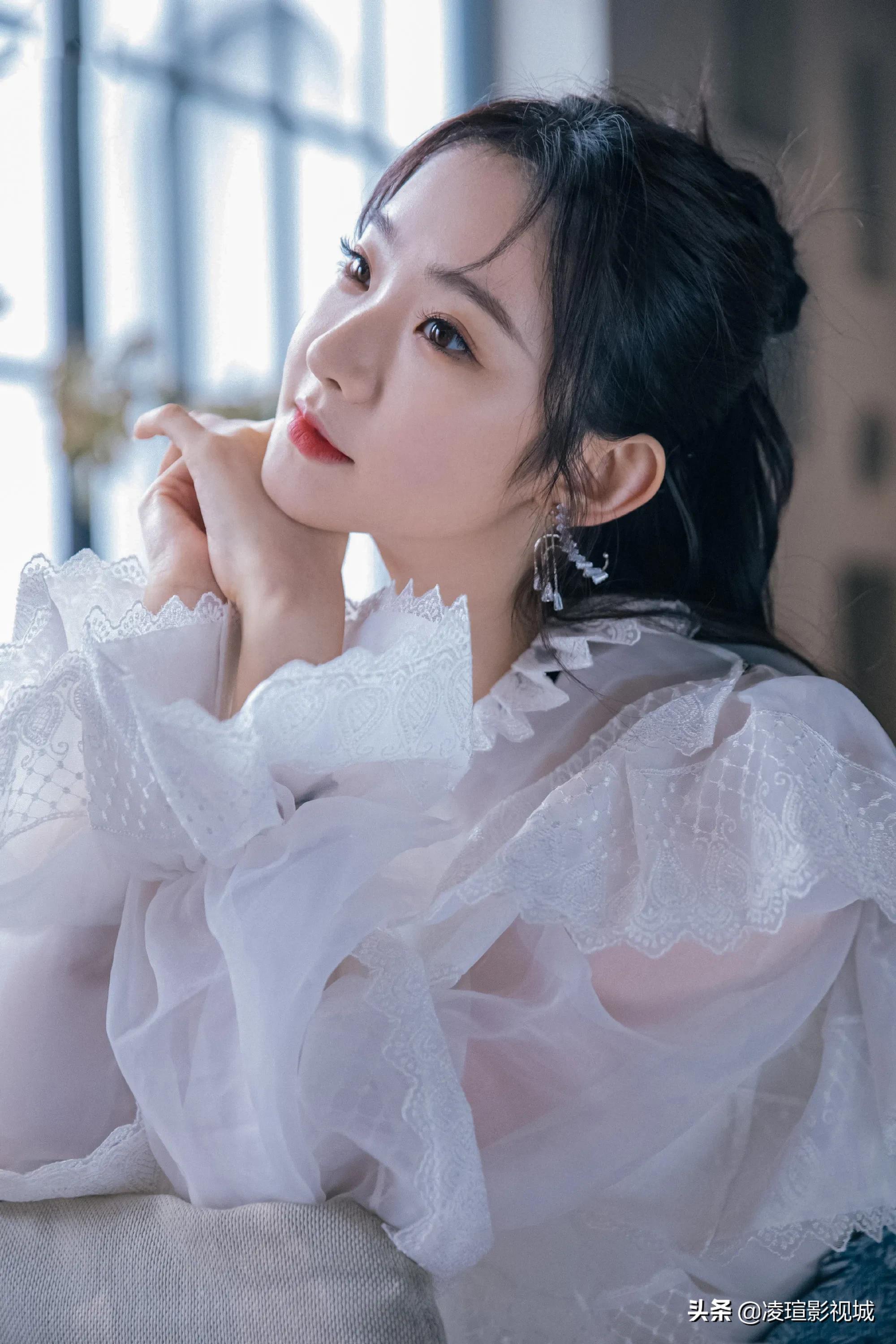 明星壁纸图片分享：张艺凡（1）