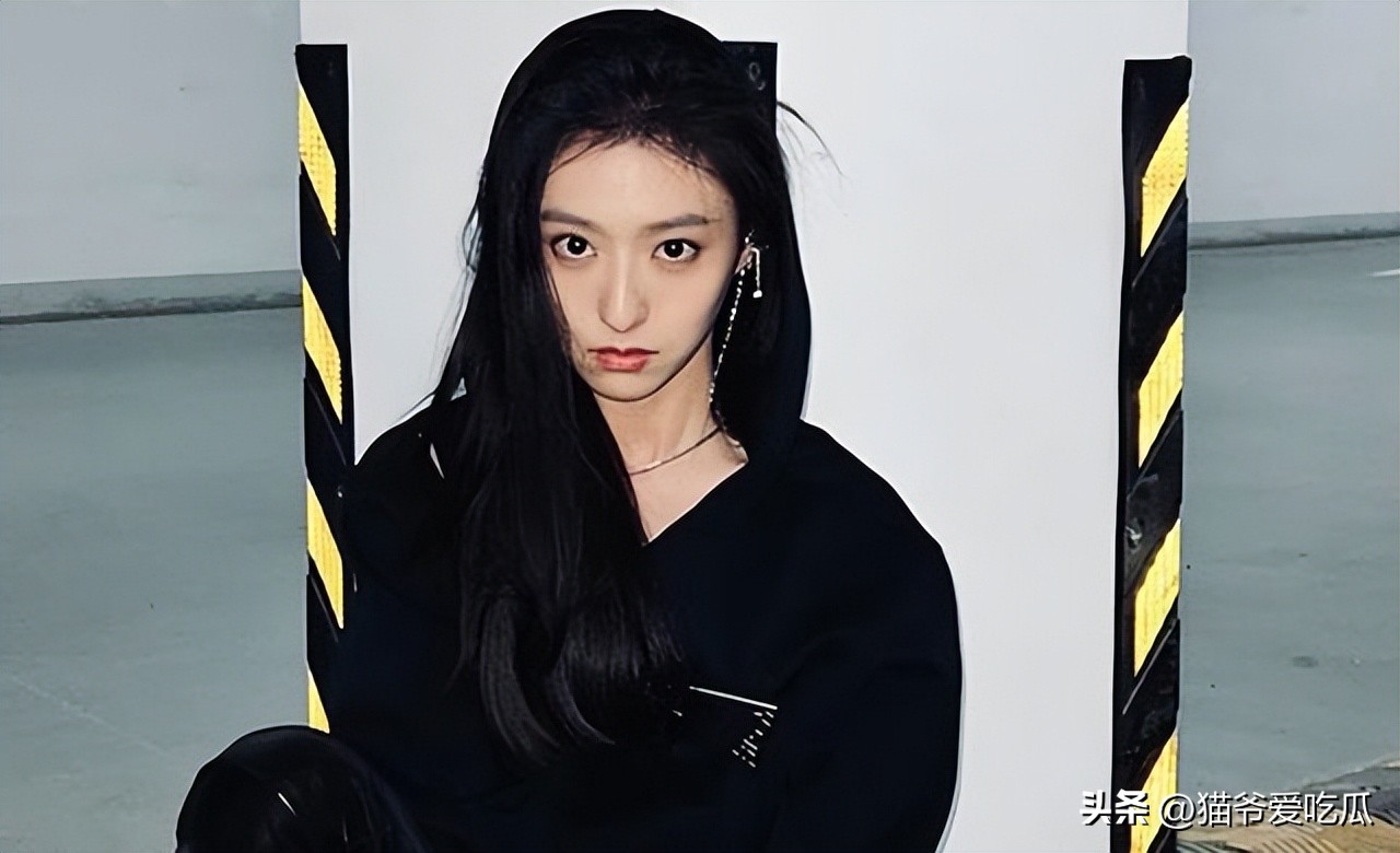 《天才基本法》包小萌扮演者：胡连馨个人资料曝光，撞脸金智媛