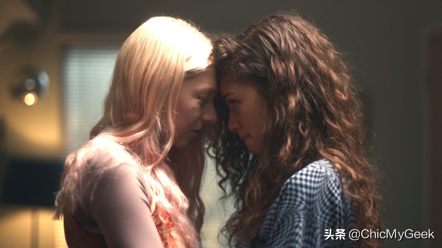 药瘾、暴力、大尺度裸露！这部暗黑校园剧何以成为Z世代最爱？