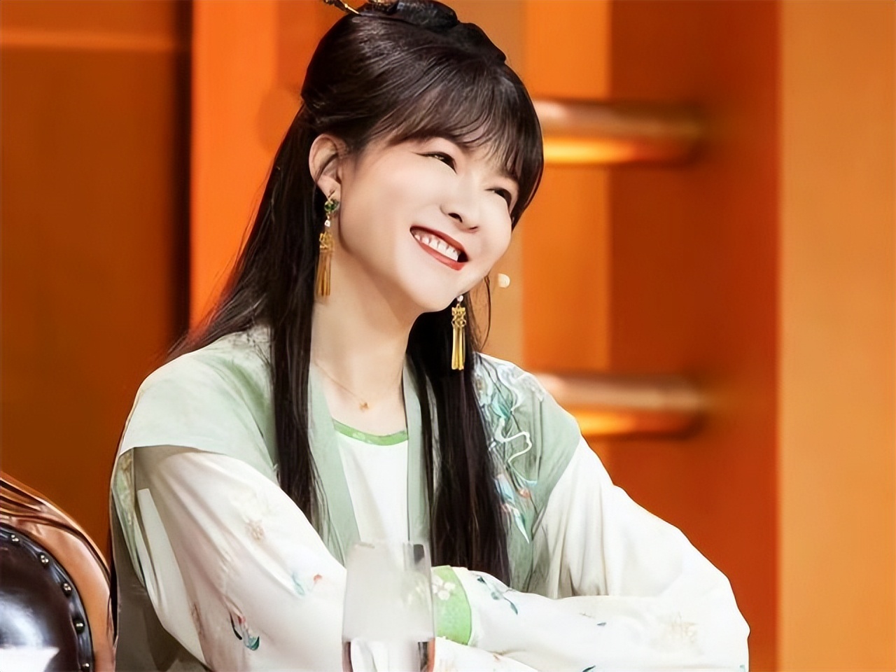 43岁李艾自曝被搭讪，粉丝称赞她越来越美