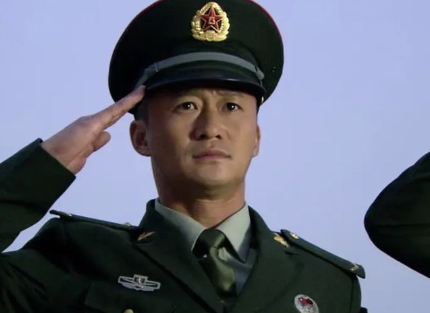 冯小刚遭人陷害，蔡国庆立过3次三等功，军旅男星为何如此优秀？
