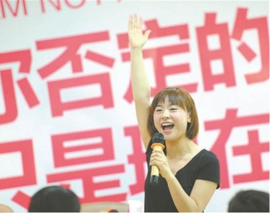 “寒门贵子”刘媛媛：今靠直播5个月“挣”一亿，爱情事业双丰收