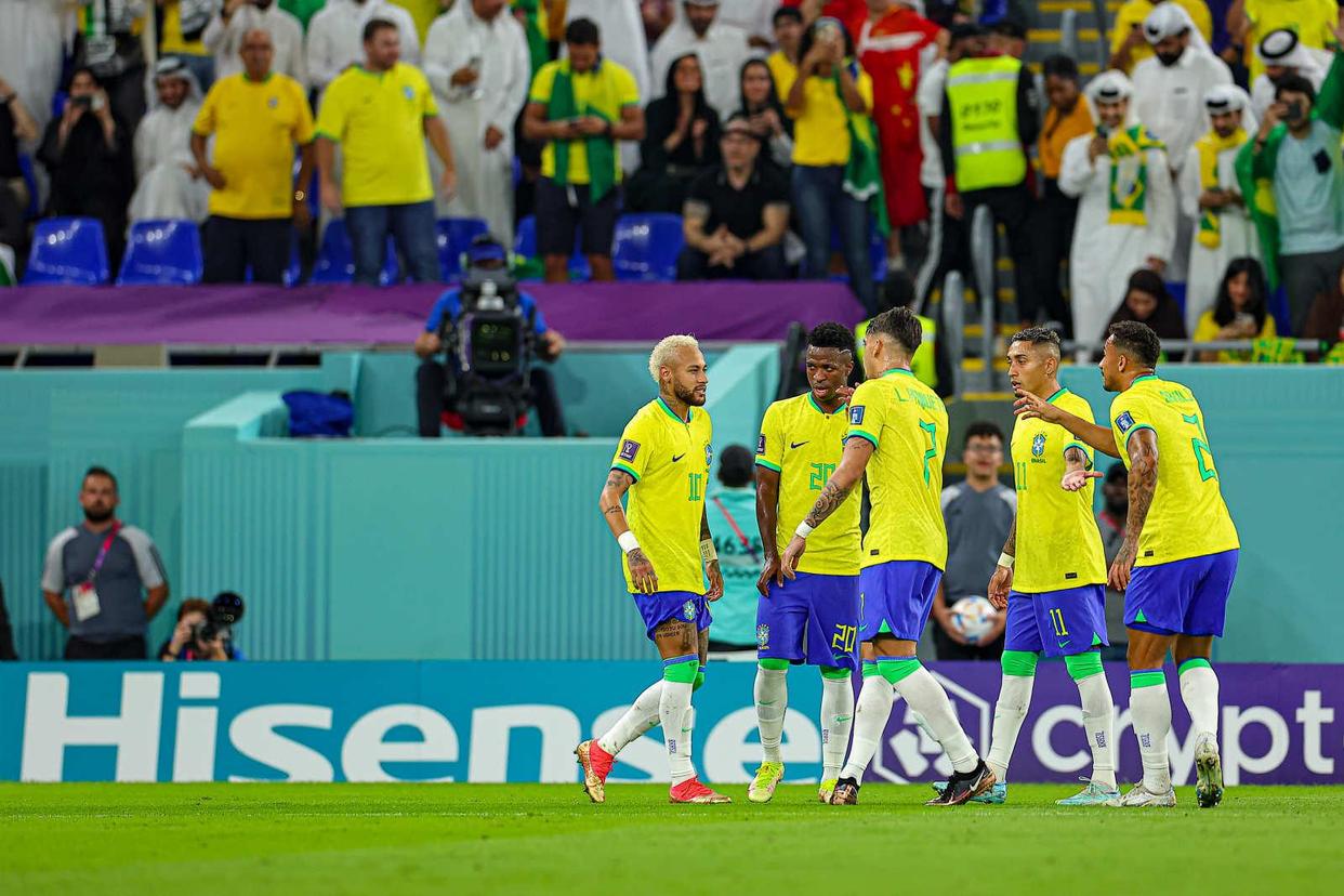 世界杯中国巴西高清（世界杯36分钟4球！巴西嗨了：海豚顶球，主帅跳舞，爆锤韩国）