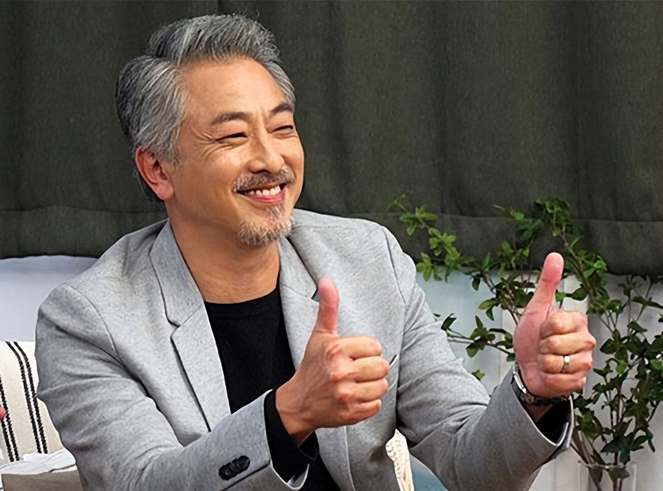 TVB男星张松枝近况！患甲亢长期吃药不能激动，55岁已满头白发