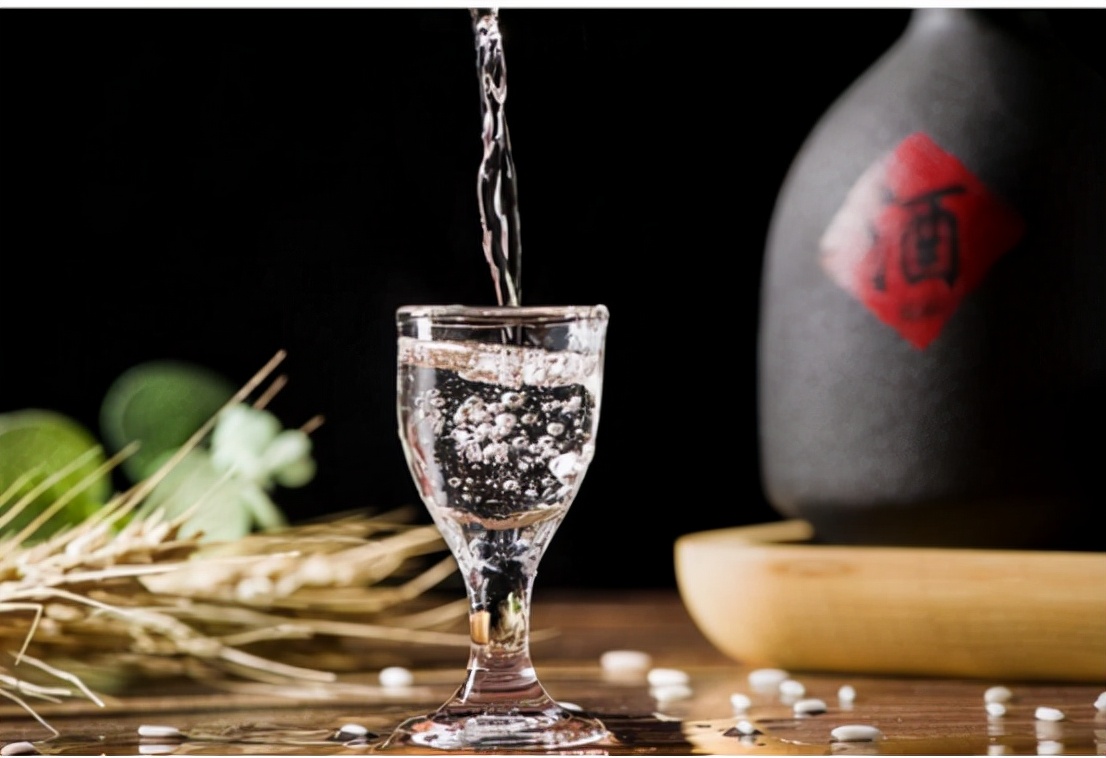 每天晚上都要喝二两白酒,对身体有好处吗?是时候说清楚了