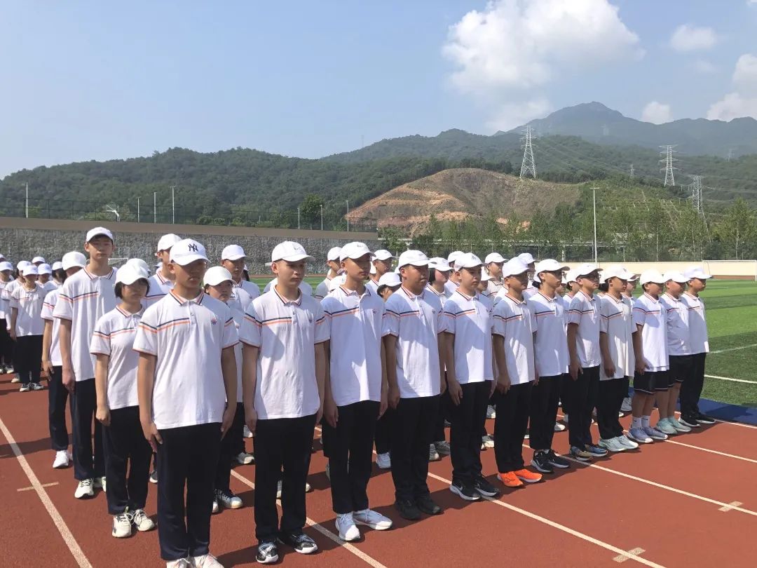 龙岩紫金山实验学校八,九年级军训实录