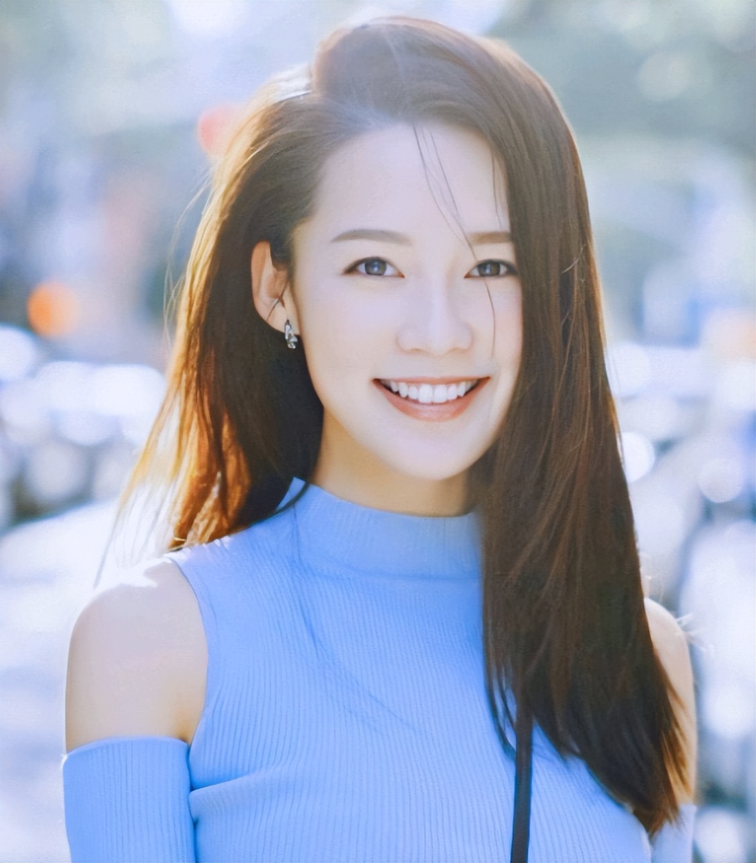 李沁的烤瓷牙,金晨的排骨身,让我看到了娱乐圈的"畸形"审美