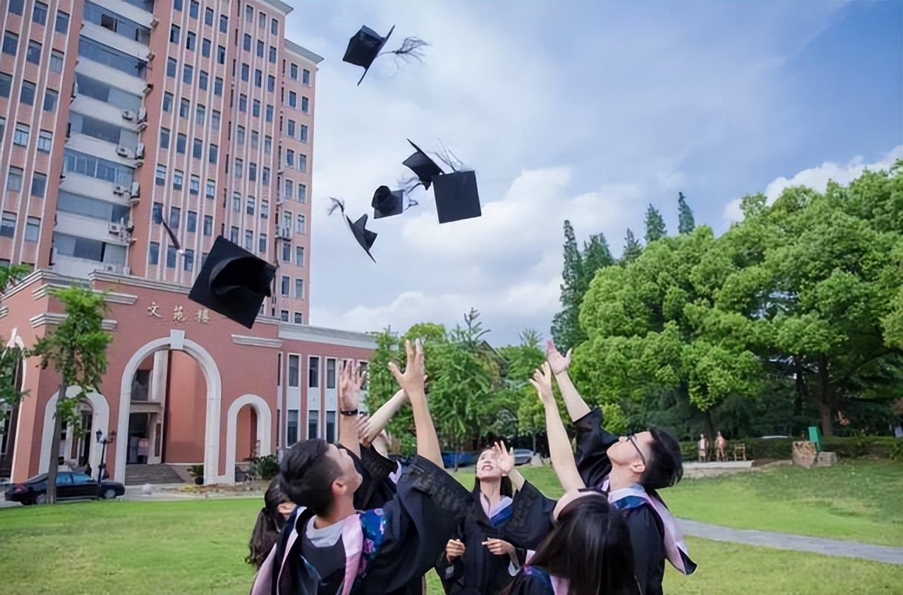 2022山东省内大学排名公布，烟台大学被挤出前十，第一实至名归