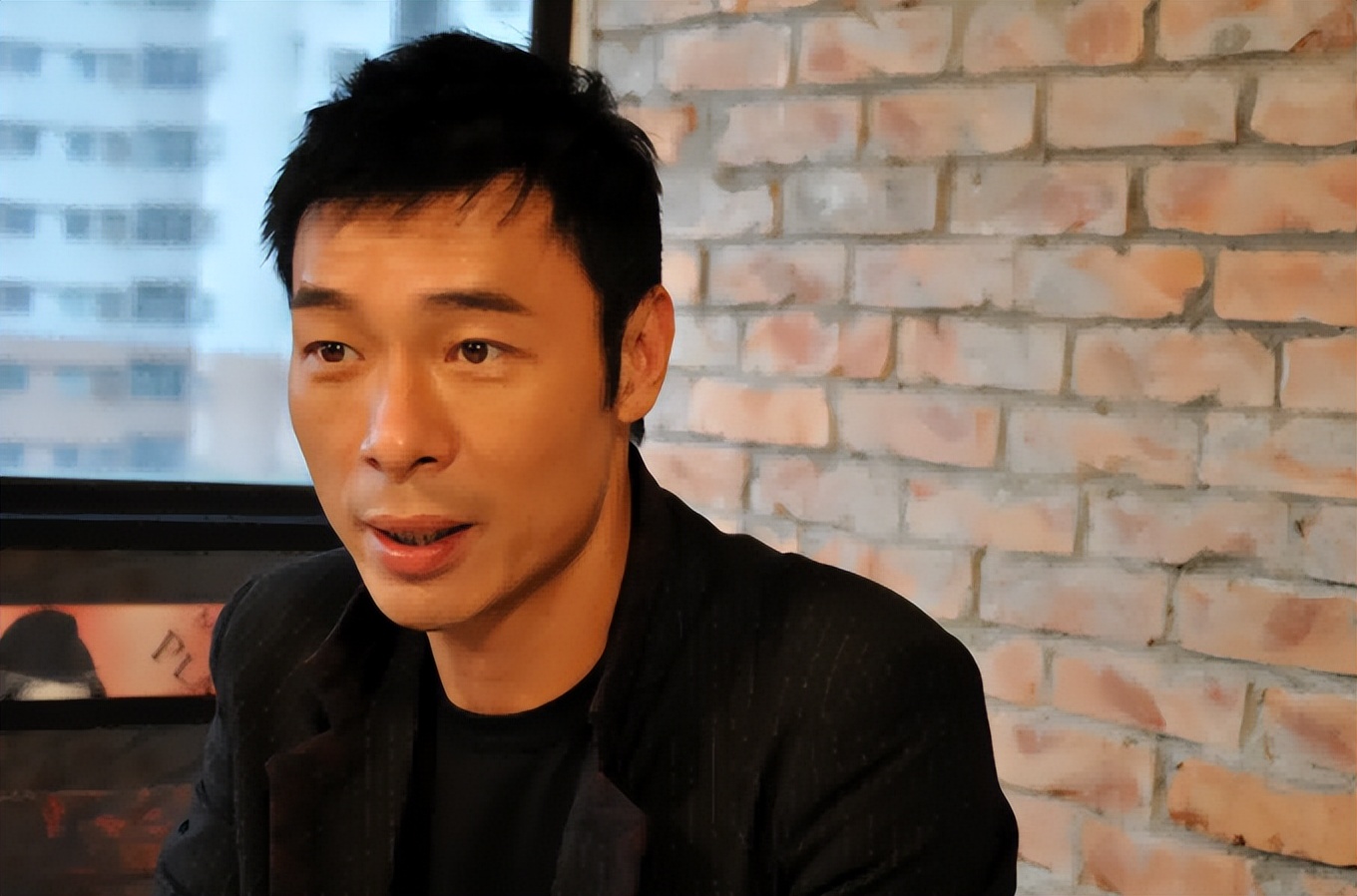 一手好牌却打得稀烂，这8位“高开低走”的港星，个个不值得原谅