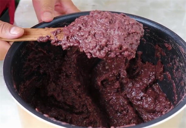 教你在家自制红豆沙馅，没有任何添加剂，香甜细腻又好吃