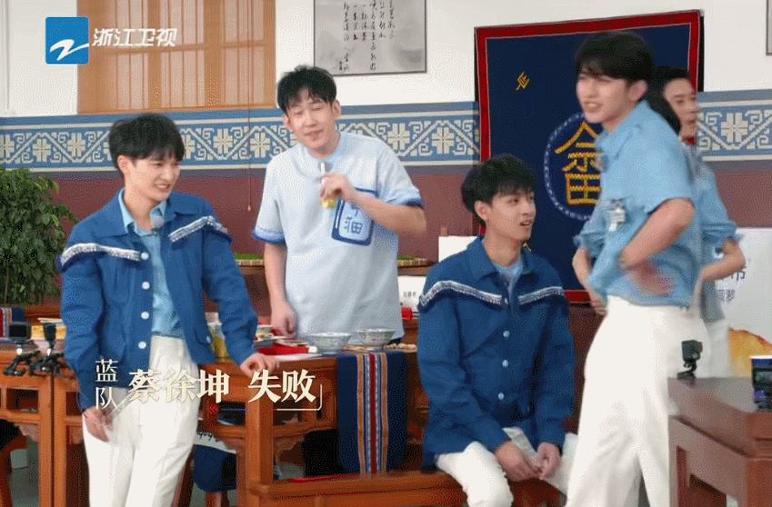 蔡徐坤的“蠢萌”，秦霄贤的“不自知”，让这期《跑男》彻底封神