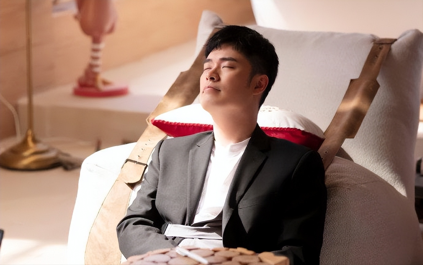 4元成本卖上千，一盘毛肚380，这些明星坑起粉丝来真不手软