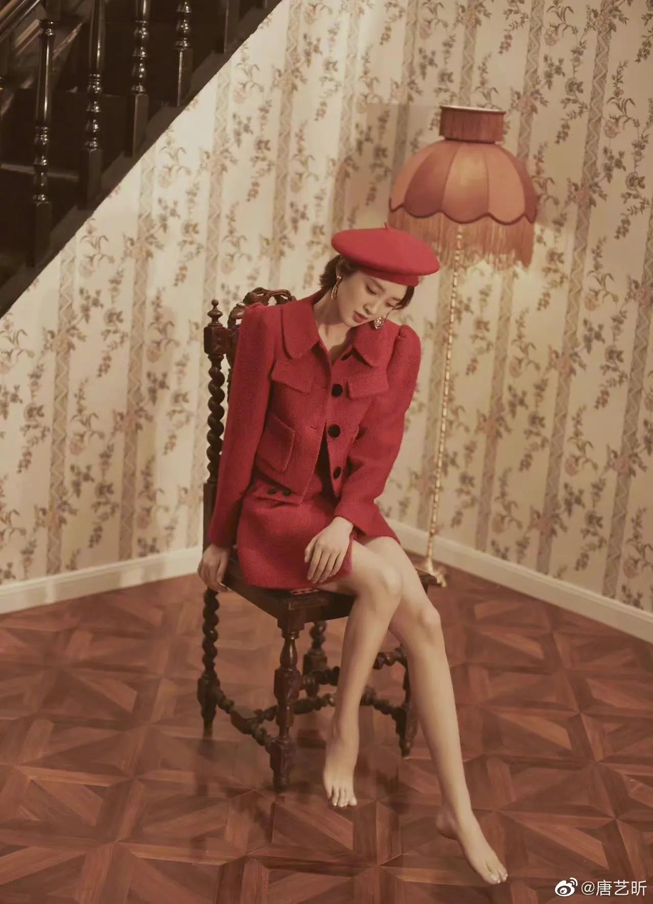 孙怡、赵丽颖红色礼服状态迥异，有没有爱情的滋润肉眼可见