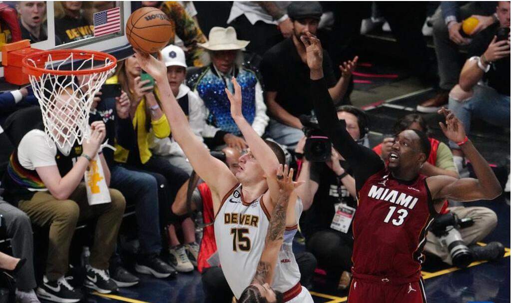 美国篮球比赛的比分是多少（4：1！掘金队史首个NBA总冠军诞生，约基奇28分，小波特16分）