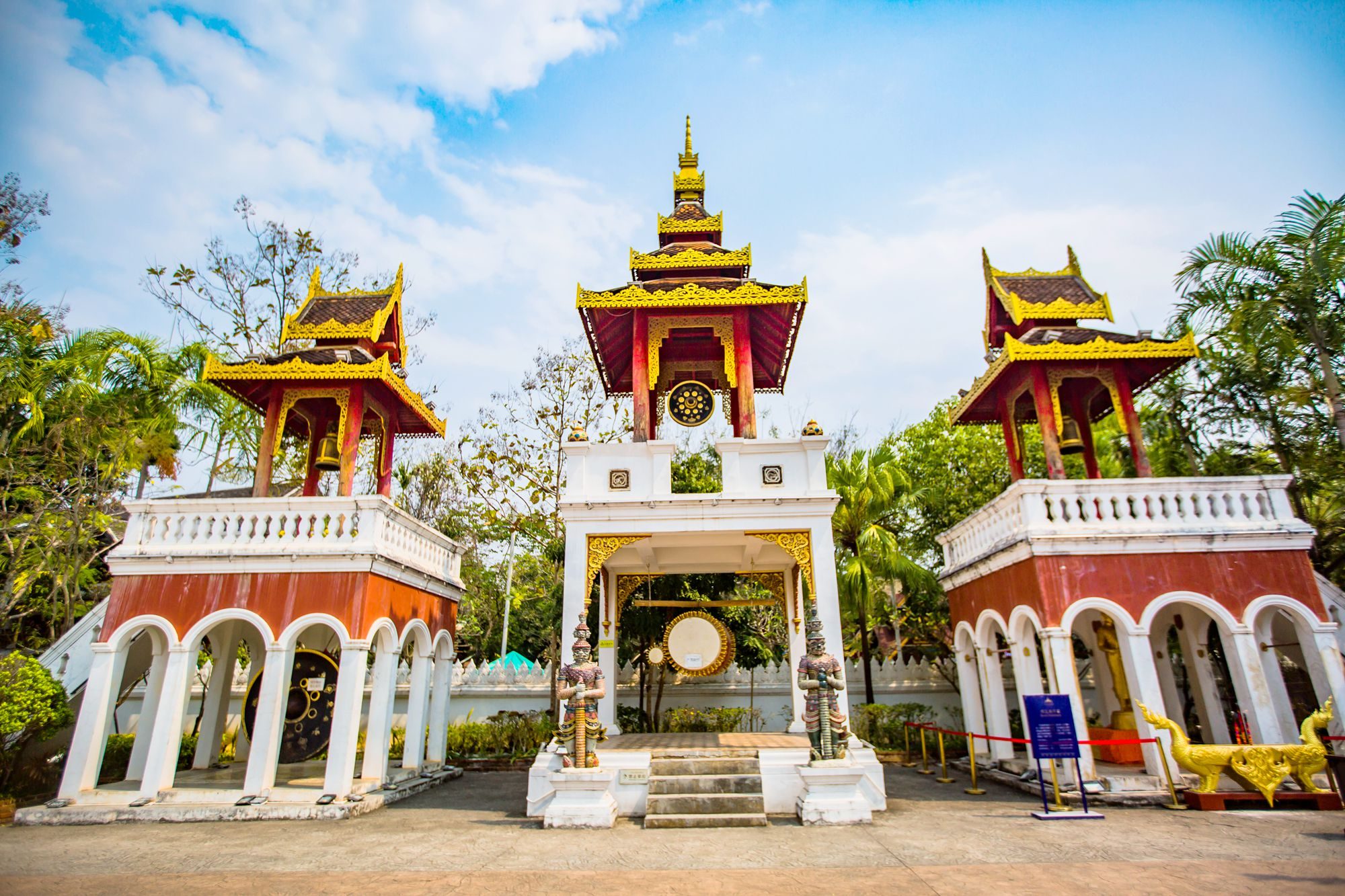 西双版纳景洪大金塔(西双版纳大金塔寺,有1300多年历史,环境清幽,是