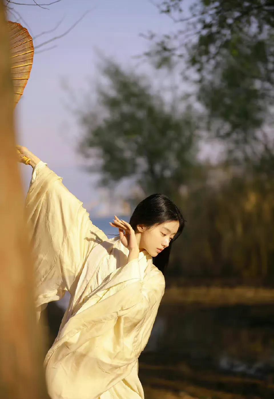 02年小花包上恩的古装造型，有一种别样的美，柔情似水，佳期如梦