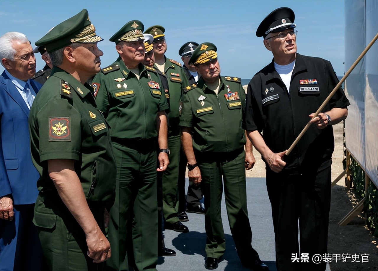 俄罗斯足球教练(亚历山大VS压力山大，俄军迎来新任前线主帅，他能否扭转战局？)